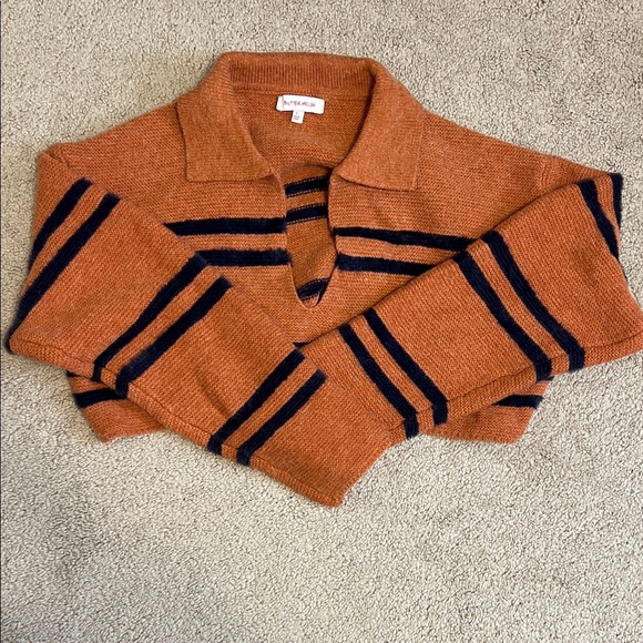 Stylish V-Neck collared cropped Sweater with Stripes - Picture 1 of 2